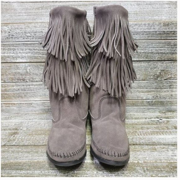 NWOT Minnetonka | 2 Layer Fringe Tassel Zip Boot | 9 | GRAY SUEDE LEATHER UNWORN - Picture 1 of 11